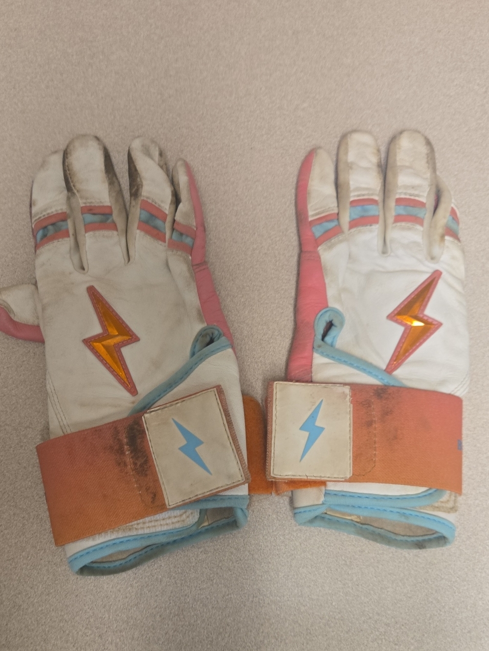 Bruce BOLT White and Pink Lightning Grip Sports Gloves YOUTH large